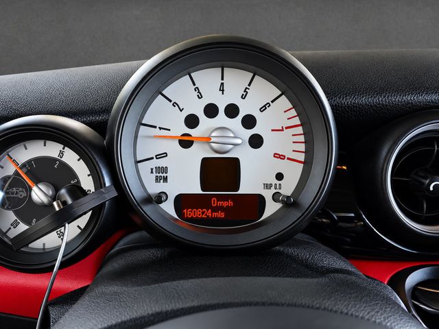 2013 MINI Cooper S Convertible CONVERTIBLE, 6-SPD MANUAL, HARMAN KARDON, LEATHER HEATED SEATS - 23090637 - 6