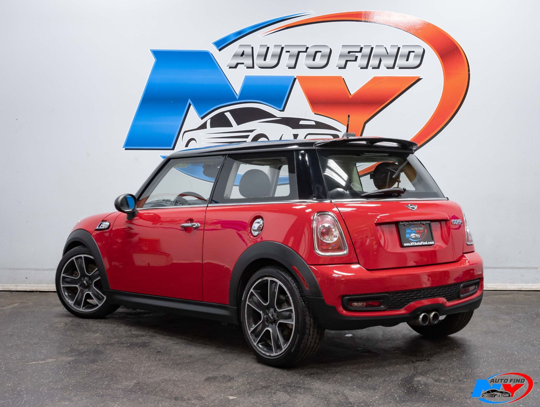 2013 Mini Cooper S Hardtop 2 Door photo 2