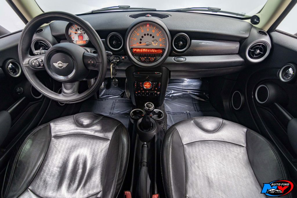 2013 Mini Cooper S Hardtop 2 Door photo 2