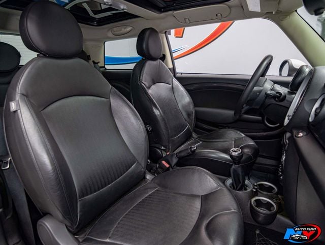 2013 MINI Cooper S Hardtop 2 Door 6-SPD MANUAL, PAN SUNROOF, HEATED SEATS, HARMAN KARDON SOUND - 22941434 - 19