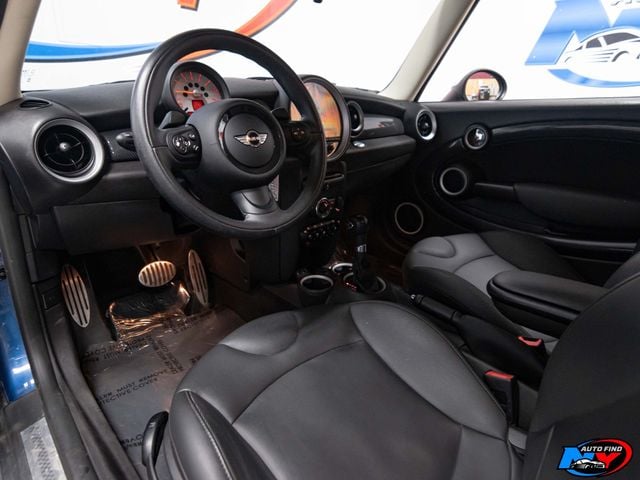 2013 MINI Cooper S Hardtop 2 Door HEATED SEATS, SPORT STEERING WHEEL, CENTER ARMREST - 22471252 - 14