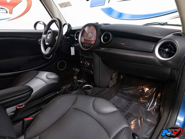 2013 MINI Cooper S Hardtop 2 Door HEATED SEATS, SPORT STEERING WHEEL, CENTER ARMREST - 22471252 - 23