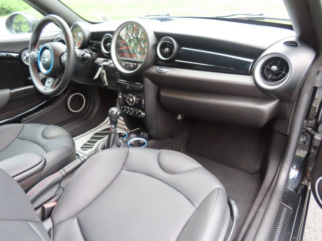 2013 Mini Cooper Coupe John Cooper Works photo 28