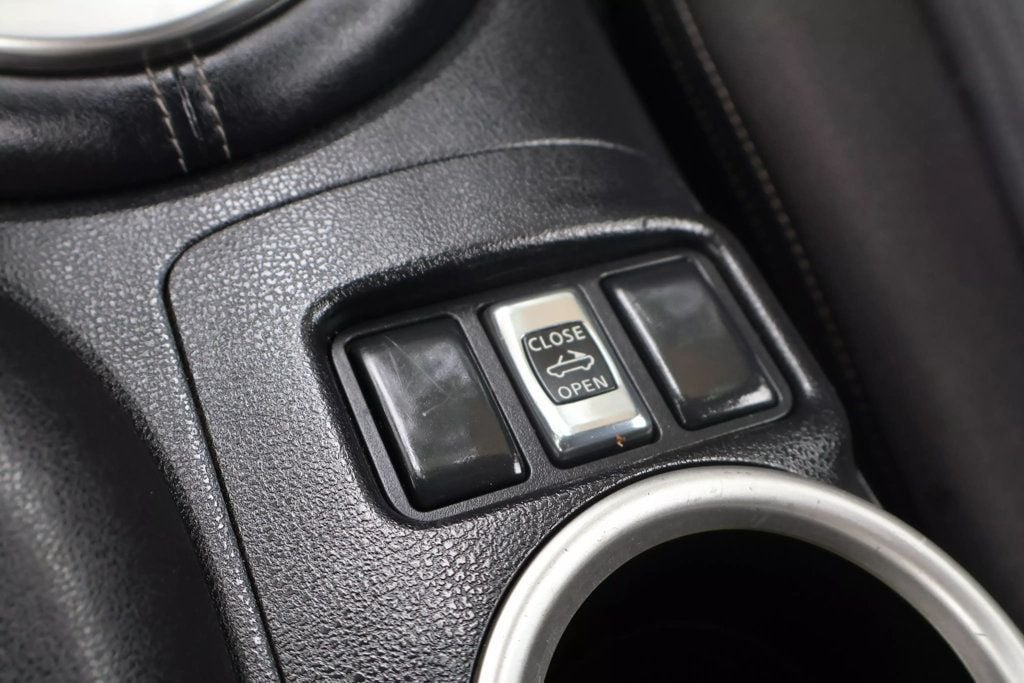 2013 Nissan 370Z ROADSTER, CLEAN CARFAX, HID LIGHTS, PADDLE SHIFT, TOUCHSCREEN!!! - 22846541 - 31