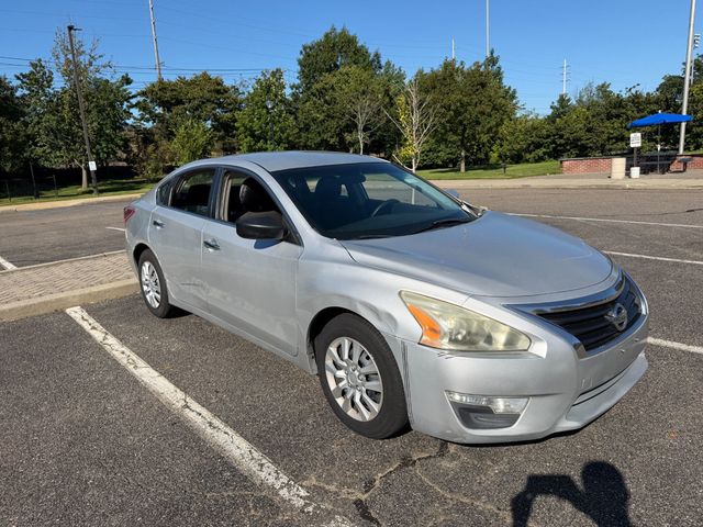 2013 Nissan Altima 2.5 S, I4, BUCKET SEATS, CHROME EXHAUST, BLUETOOTH AUDIO & PHONE - 23083637 - 1