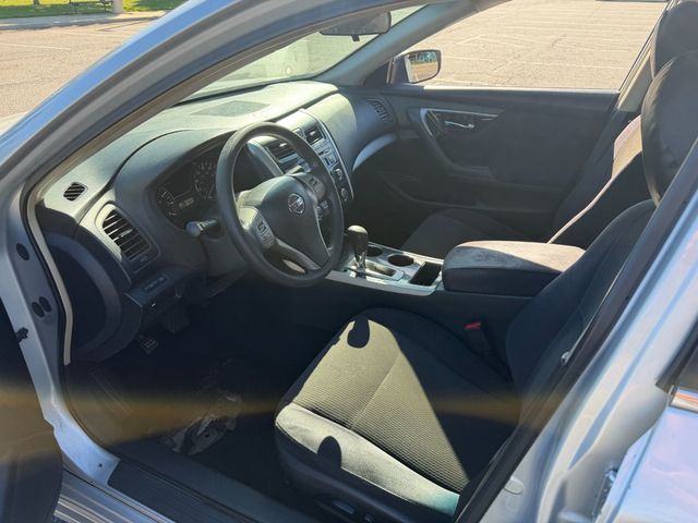 2013 Nissan Altima 2.5 S, I4, BUCKET SEATS, CHROME EXHAUST, BLUETOOTH AUDIO & PHONE - 23083637 - 5