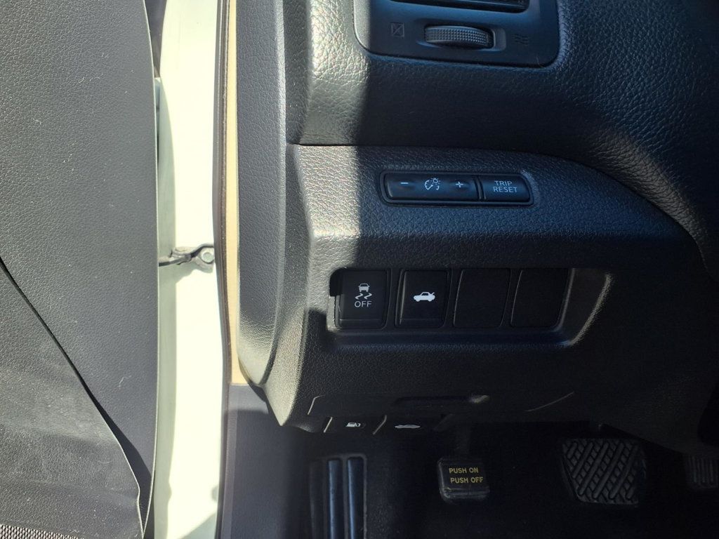 Nissan Altima photo 11