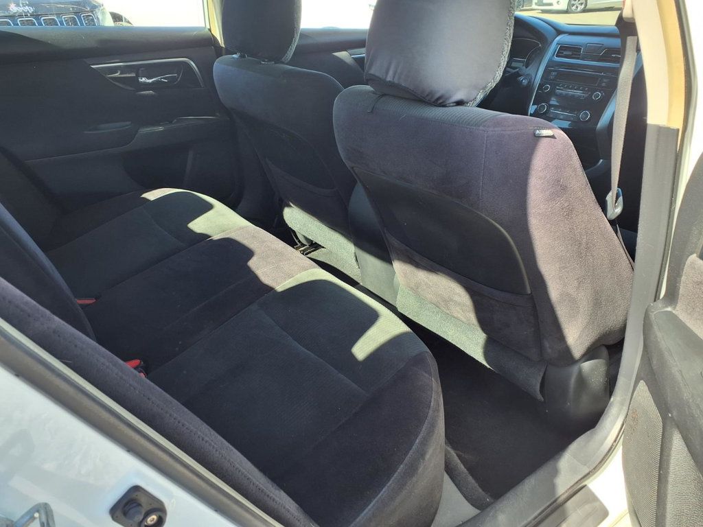 Nissan Altima photo 15