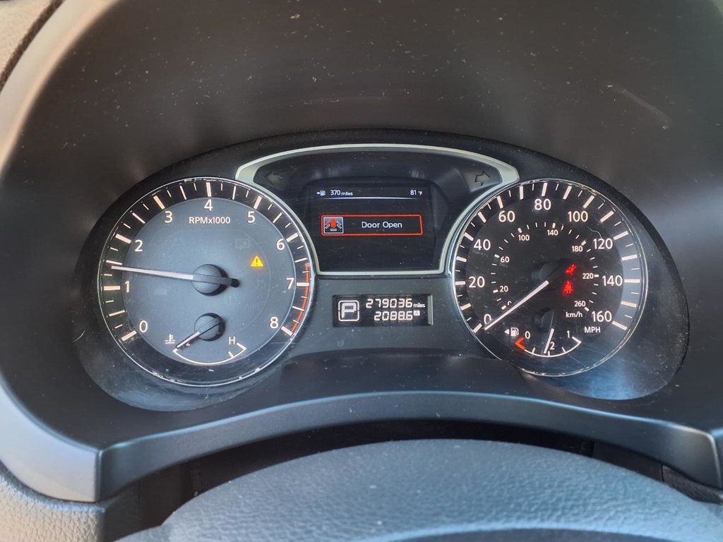 Nissan Altima photo 9
