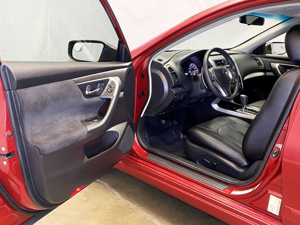 2013 Nissan Altima 4dr Sedan V6 3.5 S - 22934074 - 13