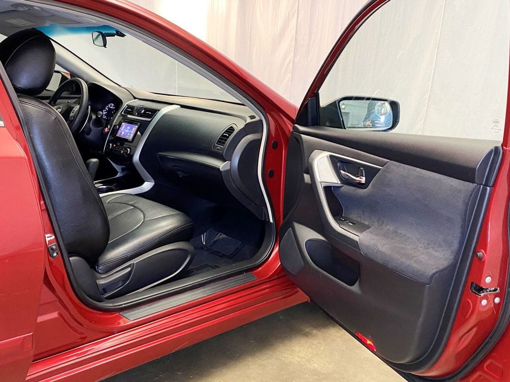 2013 Nissan Altima 4dr Sedan V6 3.5 S - 22934074 - 32