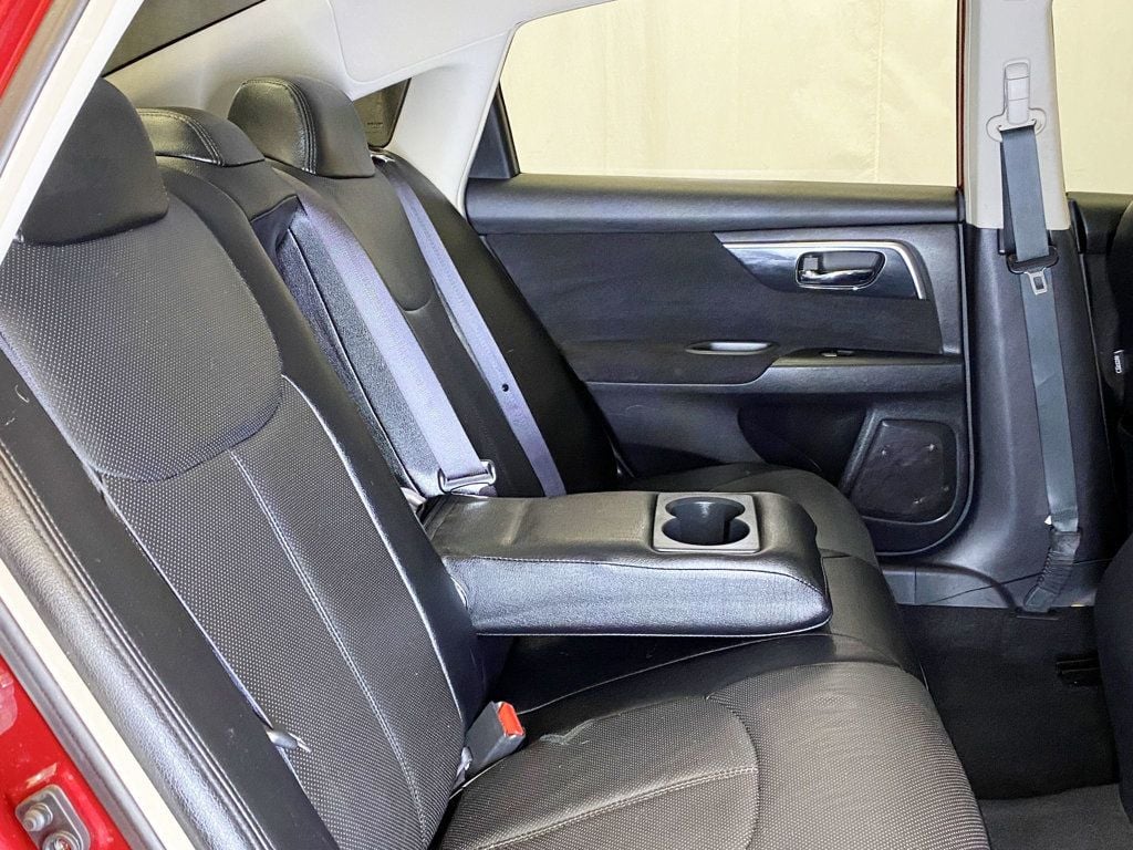 2013 Nissan Altima 4dr Sedan V6 3.5 S - 22934074 - 39