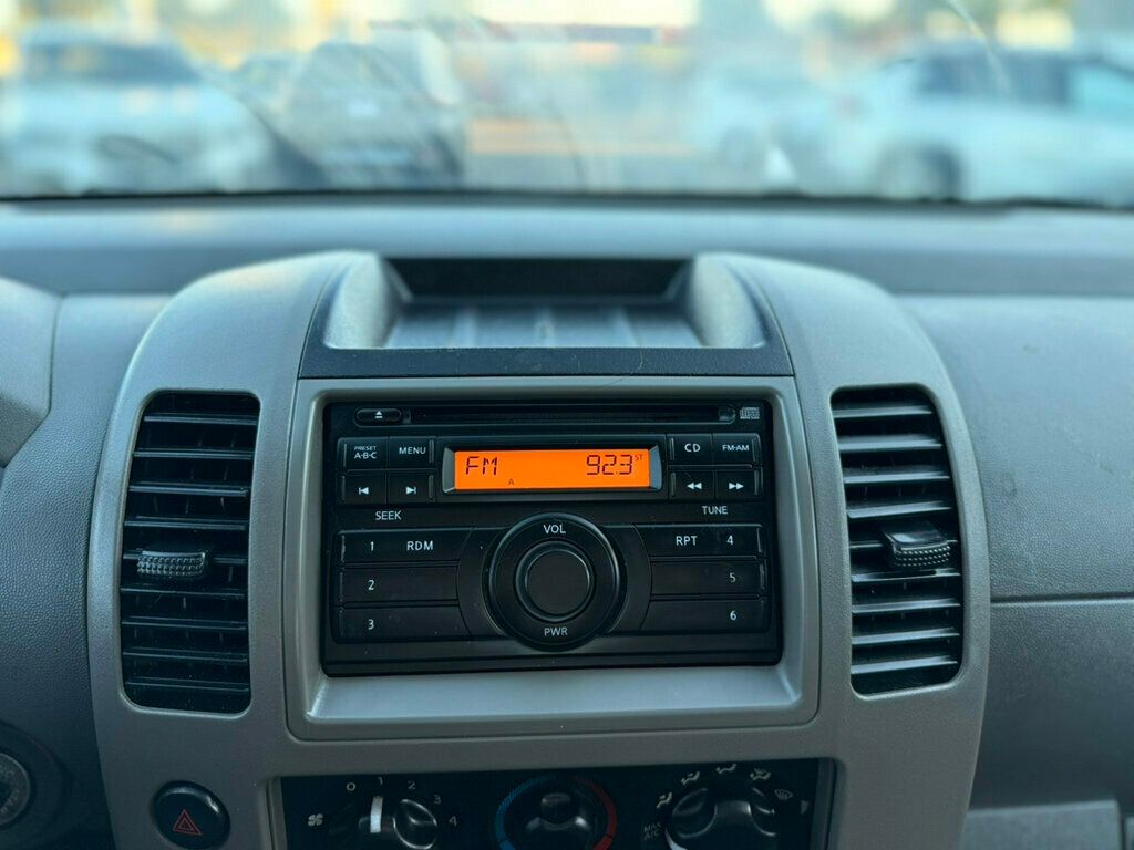 2013 Nissan Frontier photo 12