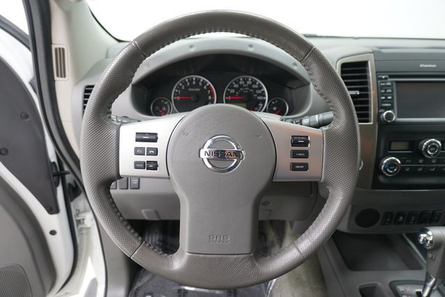 2013 Nissan Frontier 2WD Crew Cab SWB Automatic SL - 22997052 - 11