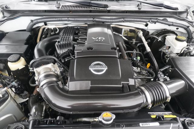 2013 Nissan Frontier 2WD Crew Cab SWB Automatic SL - 22997052 - 30