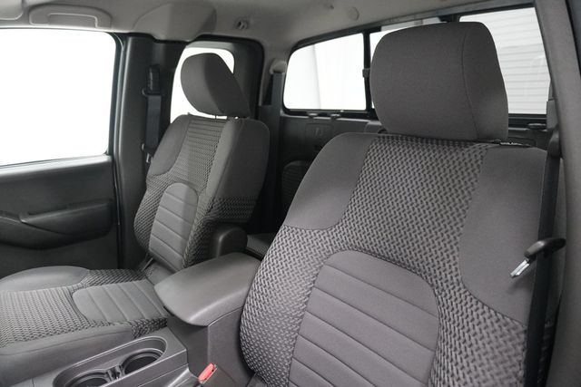 2013 Nissan Frontier 2WD King Cab V6 Automatic SV - 22968668 - 9