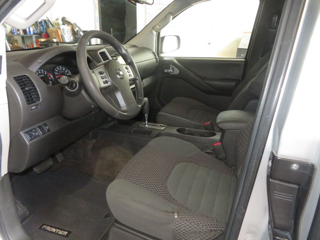 2013 Nissan Frontier 4.0 6 CYLINDER EXTRA CLEAN LOW MILES SV FRONTIER KINGCAB  - 22983975 - 18