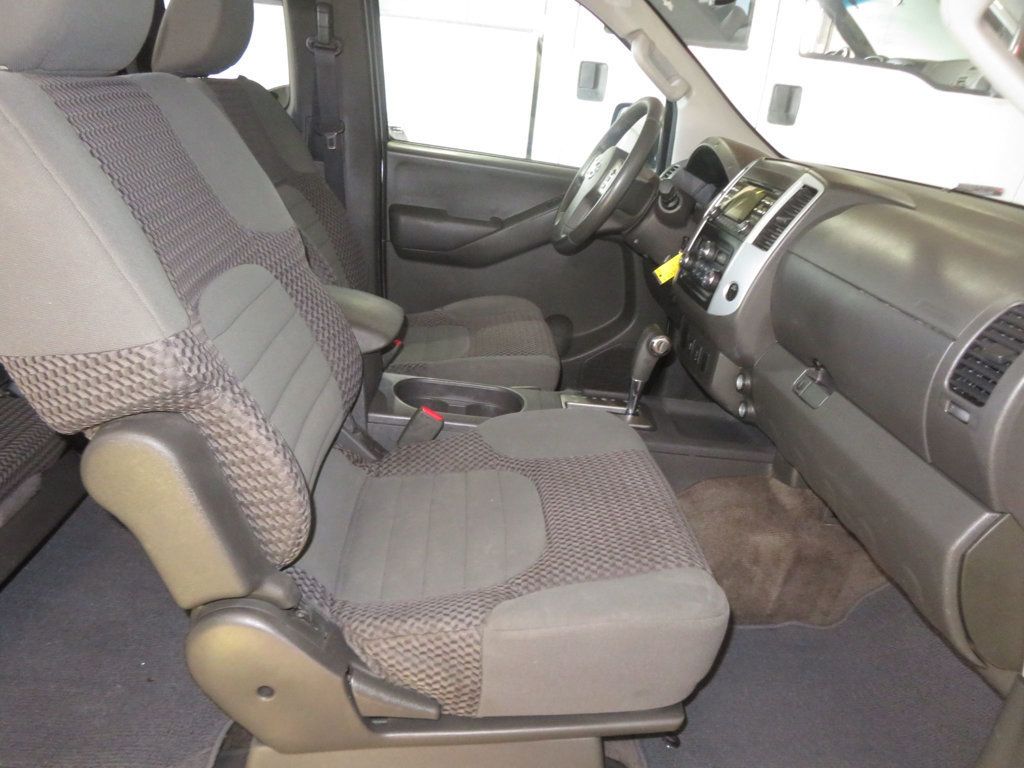 2013 Nissan Frontier 4.0 6 CYLINDER EXTRA CLEAN LOW MILES SV FRONTIER KINGCAB  - 22983975 - 32