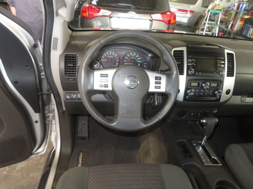 2013 Nissan Frontier 4.0 6 CYLINDER EXTRA CLEAN LOW MILES SV FRONTIER KINGCAB  - 22983975 - 33