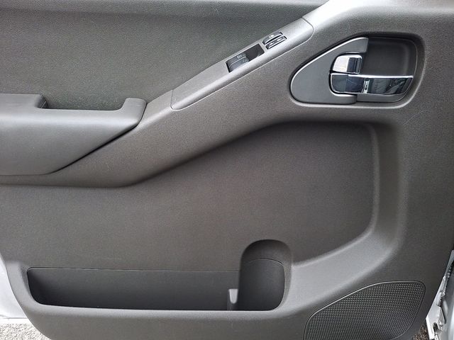 2013 Nissan Frontier 4WD King Cab Automatic SV - 22983407 - 10