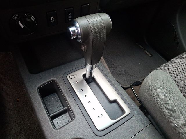 2013 Nissan Frontier 4WD King Cab Automatic SV - 22983407 - 13