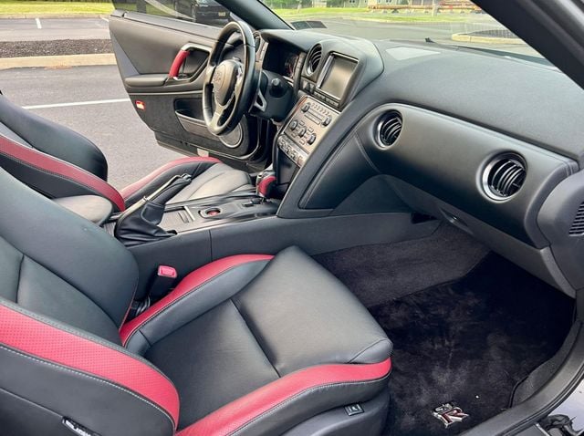 2013 Nissan GT-R 2dr Coupe Black Edition - 22938520 - 40