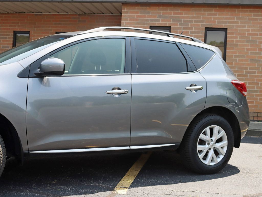 2013 Nissan Murano SV photo 2