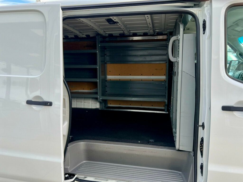 2013 Nissan NV 2500 sv - 22954304 - 9