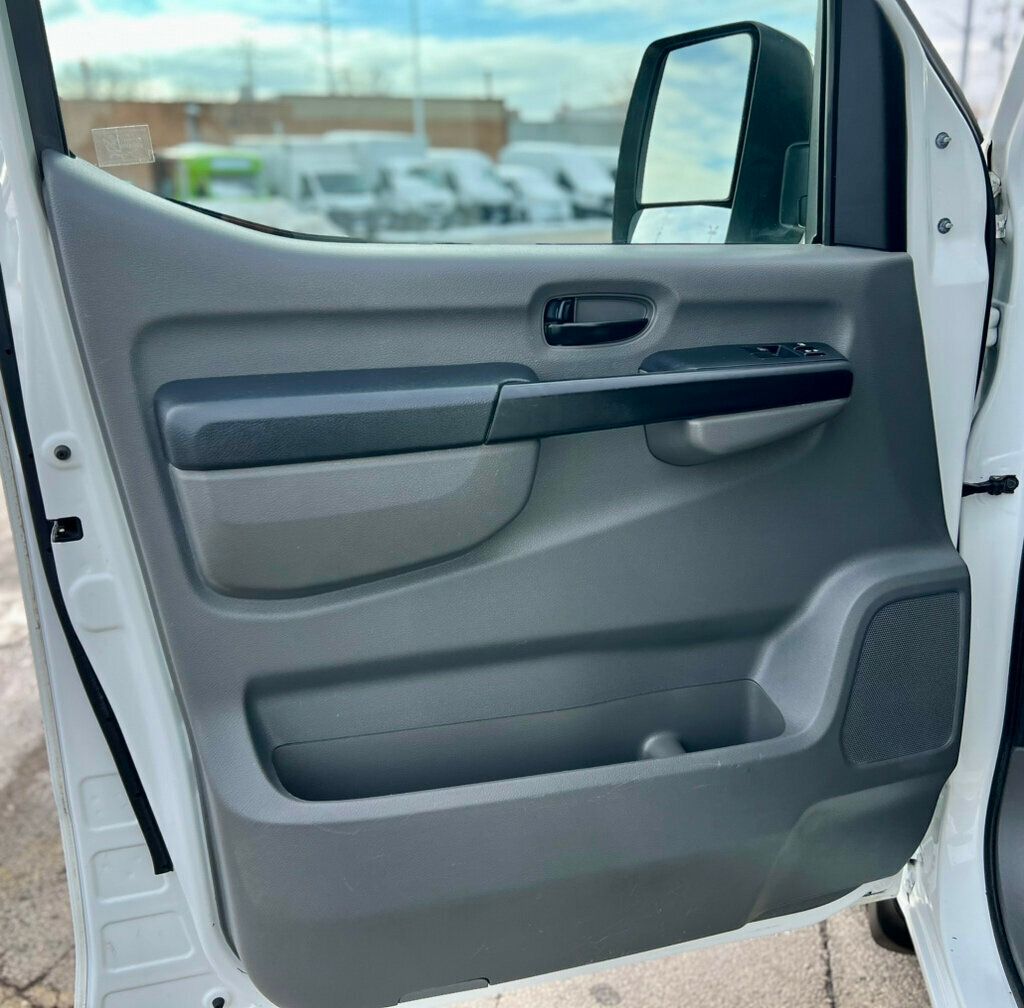 2013 Nissan NV 2500 sv - 22954304 - 10
