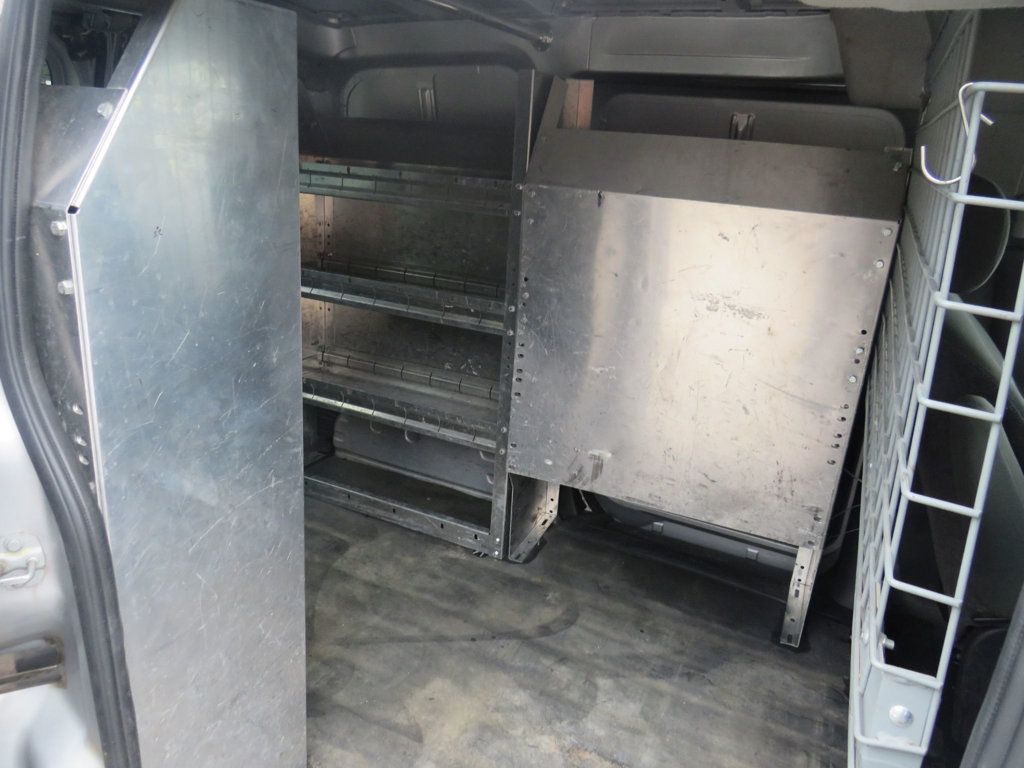 Nissan NV200 photo 10