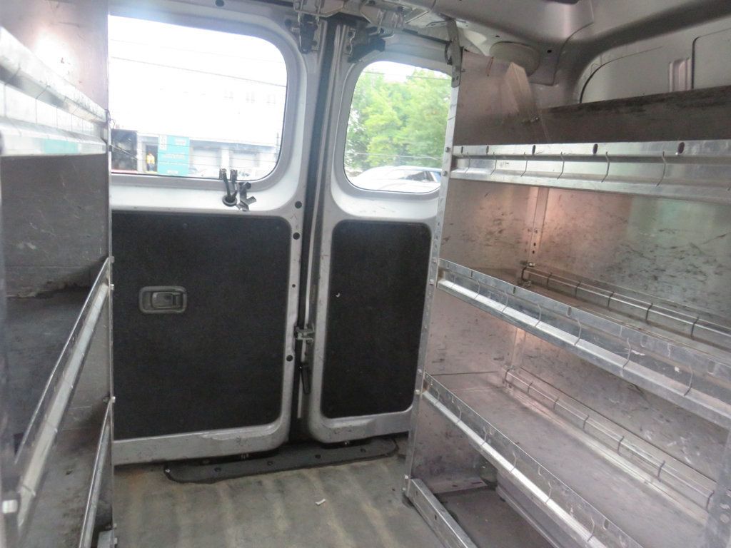 Nissan NV200 photo 11