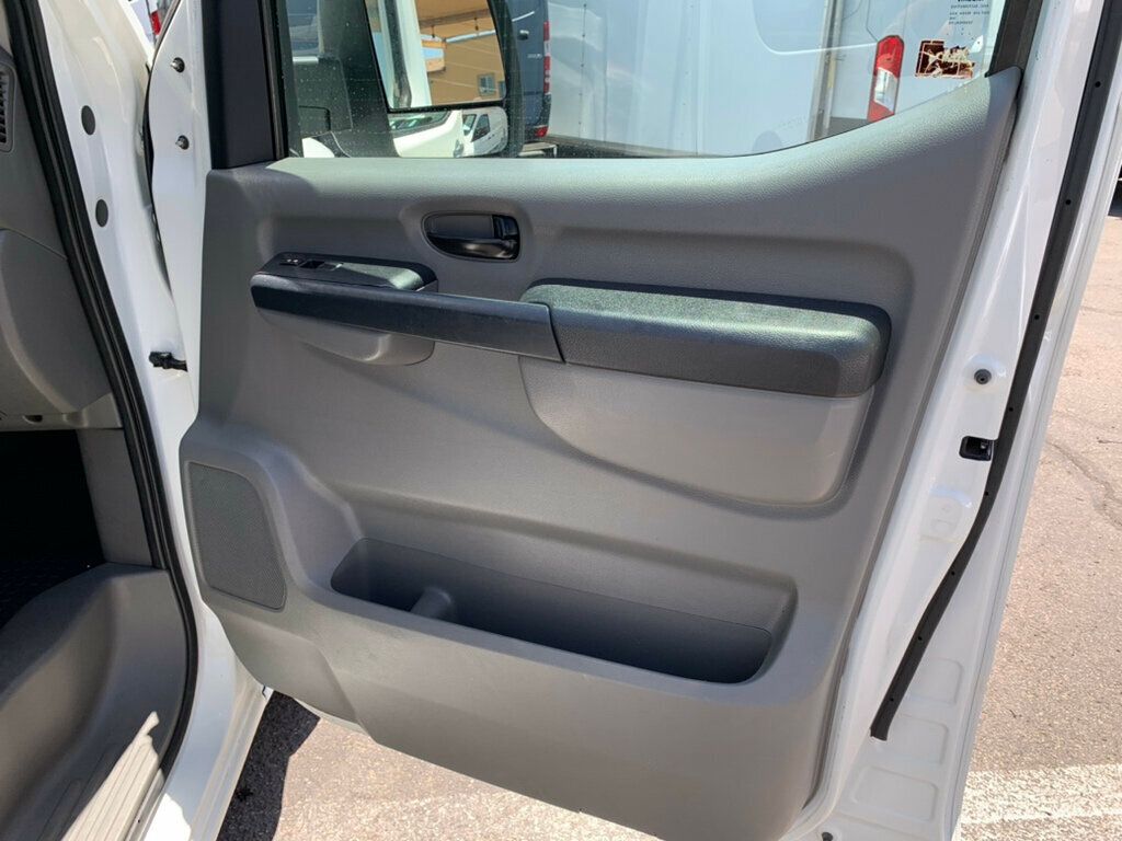 2013 Nissan NV3500 HD Passenger S 12 PASSENGER VAN - 23051284 - 33