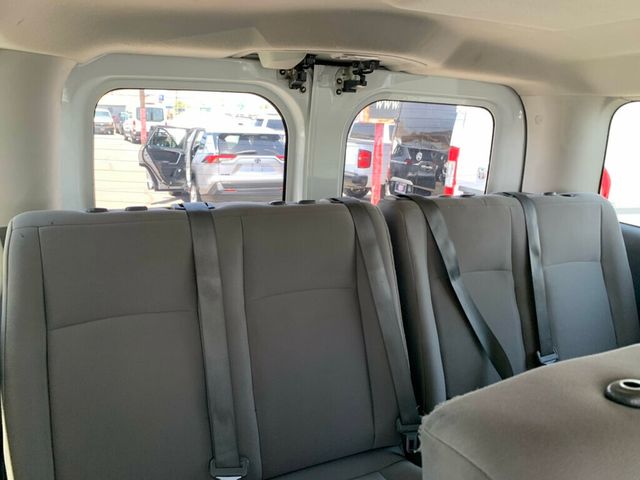 2013 Nissan NV3500 HD Passenger S 12 PASSENGER VAN - 23051284 - 4