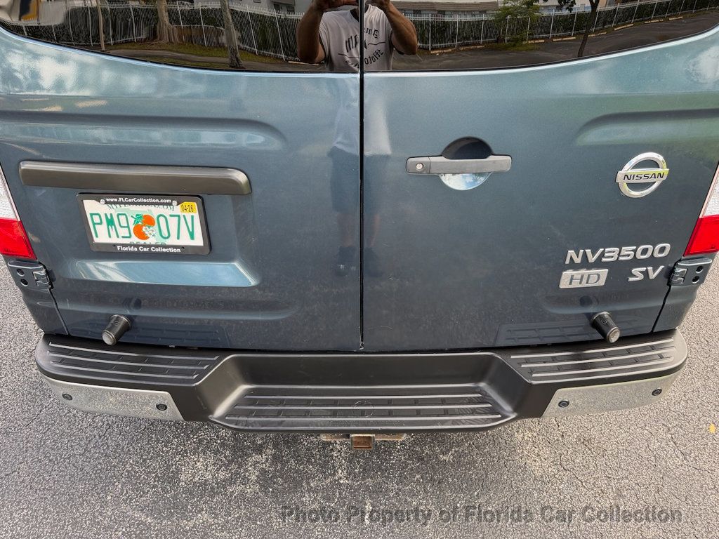 2013 Nissan NV3500 HD Passenger SV 12-Passenger Van 5.6L V8   - 22989770 - 19