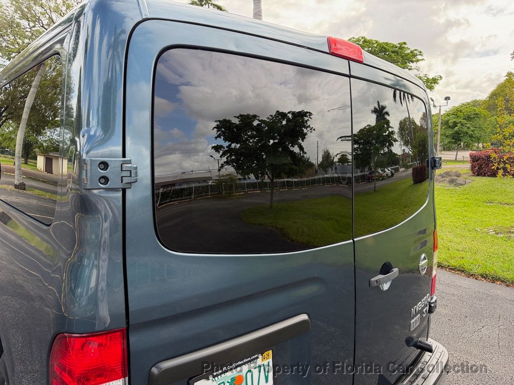 2013 Nissan NV3500 HD Passenger SV 12-Passenger Van 5.6L V8   - 22989770 - 21