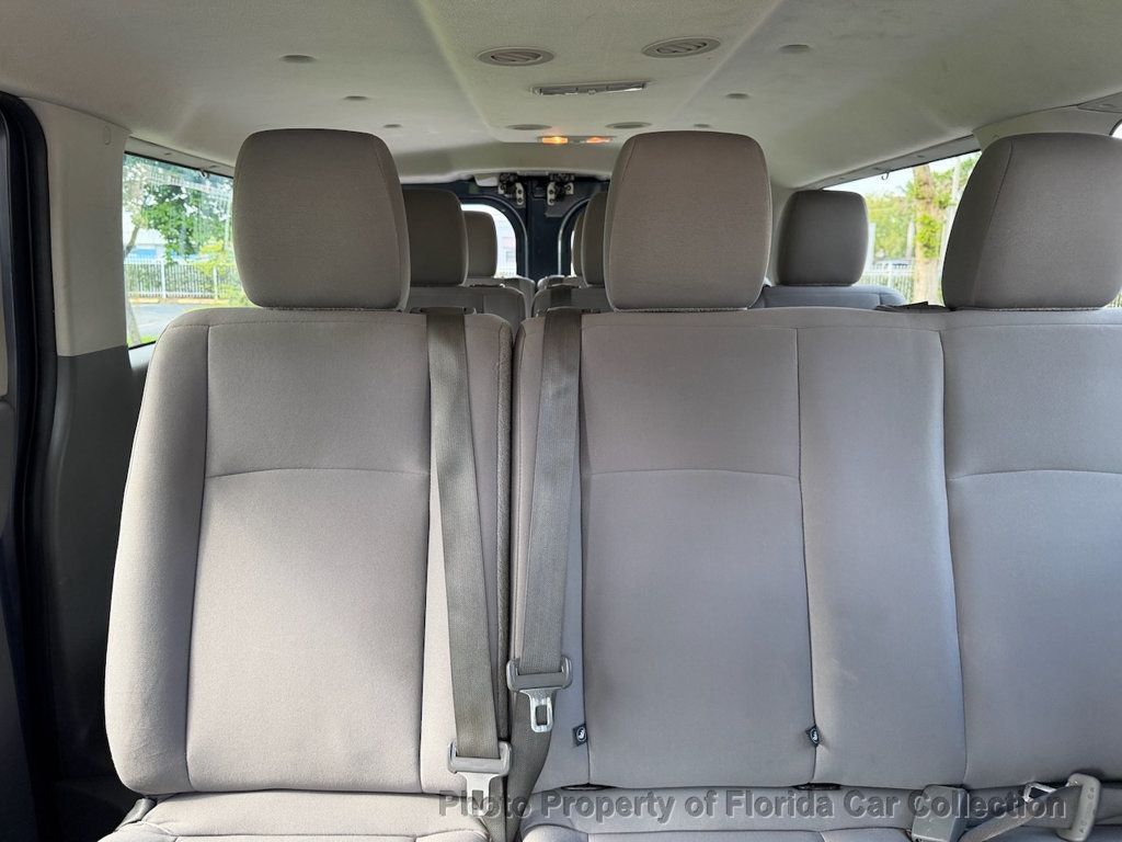 2013 Nissan NV3500 HD Passenger SV 12-Passenger Van 5.6L V8   - 22989770 - 31