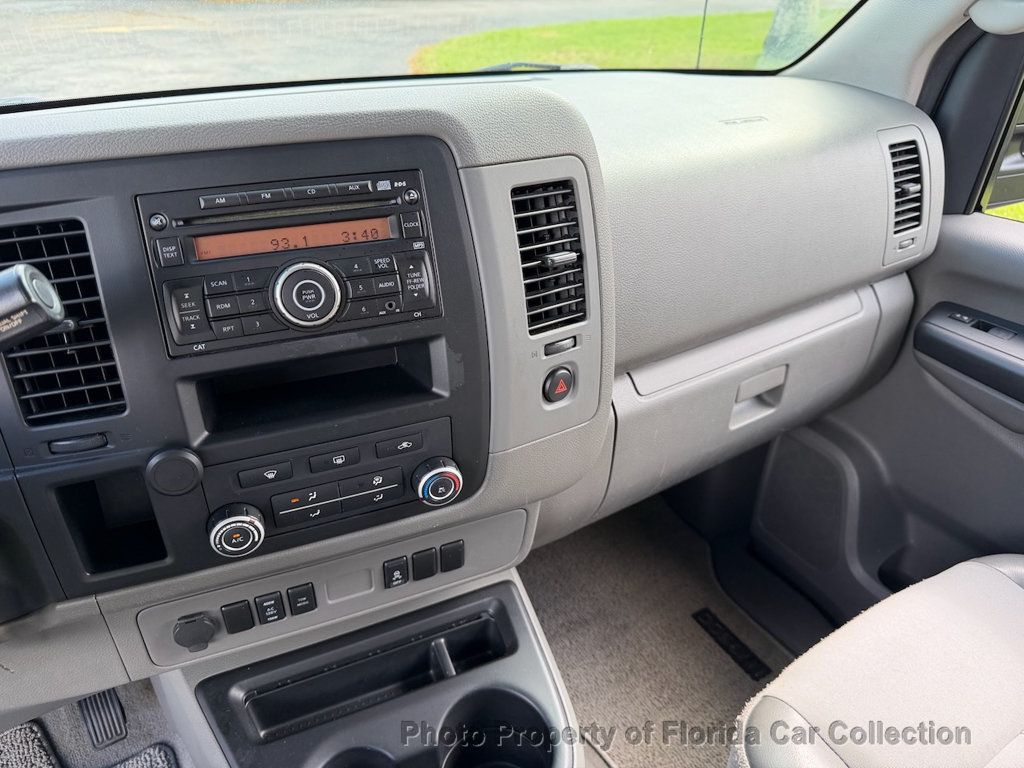 2013 Nissan NV3500 HD Passenger SV 12-Passenger Van 5.6L V8   - 22989770 - 35