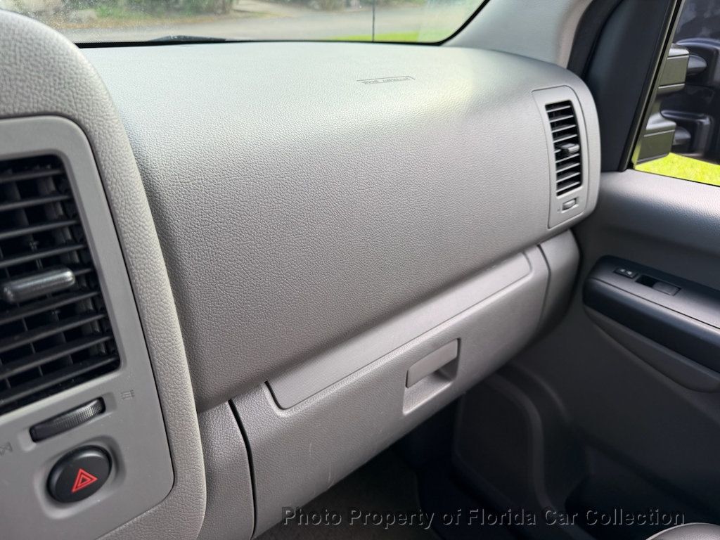 2013 Nissan NV3500 HD Passenger SV 12-Passenger Van 5.6L V8   - 22989770 - 39