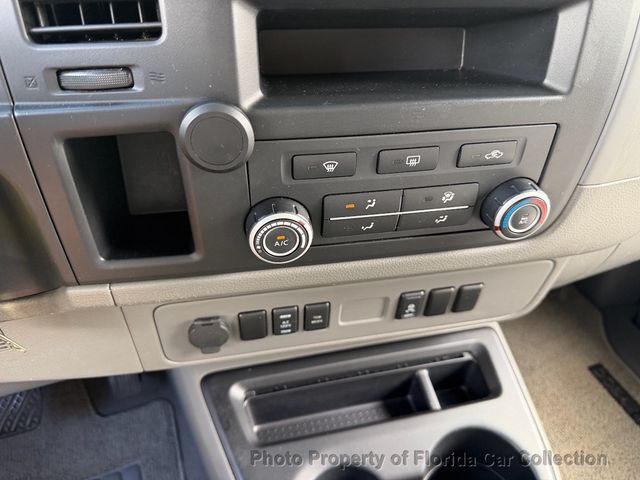 2013 Nissan NV3500 HD Passenger SV 12-Passenger Van 5.6L V8   - 22989770 - 40