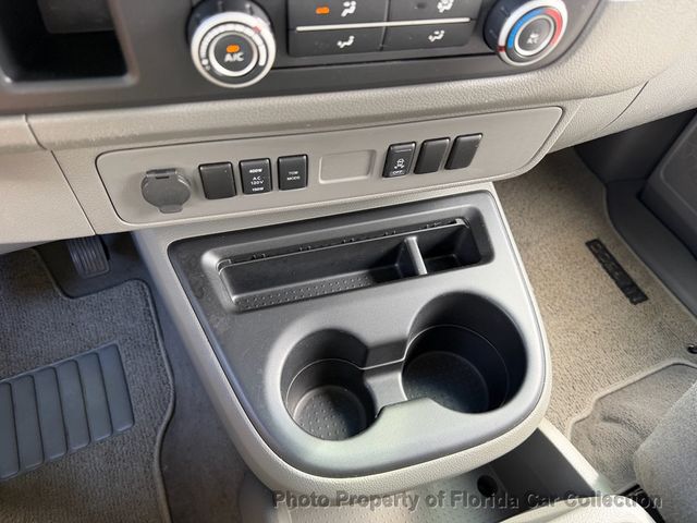 2013 Nissan NV3500 HD Passenger SV 12-Passenger Van 5.6L V8   - 22989770 - 41