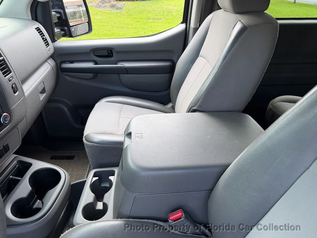 2013 Nissan NV3500 HD Passenger SV 12-Passenger Van 5.6L V8   - 22989770 - 43