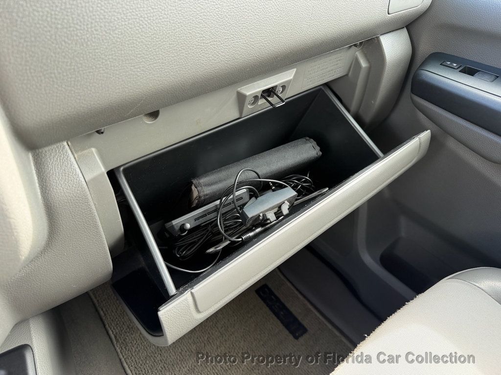 2013 Nissan NV3500 HD Passenger SV 12-Passenger Van 5.6L V8   - 22989770 - 51