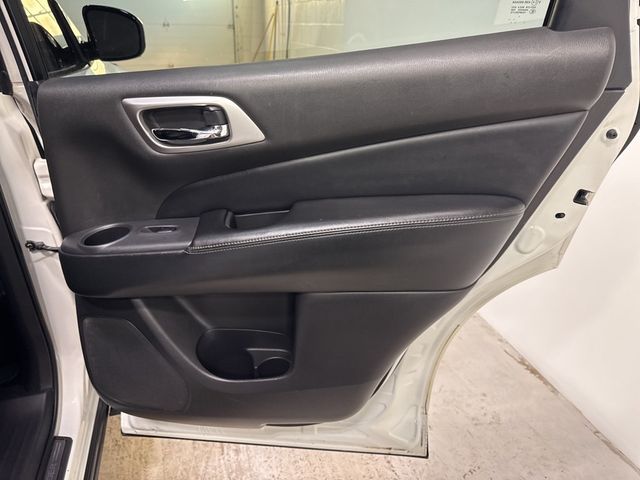 2013 Nissan Pathfinder 2WD 4dr Platinum - 22962007 - 48