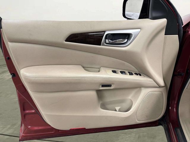 2013 Nissan Pathfinder 4WD 4dr Platinum - 22960692 - 10