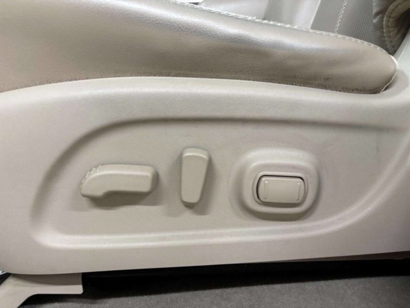 2013 Nissan Pathfinder 4WD 4dr Platinum - 22960692 - 14