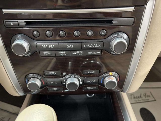 2013 Nissan Pathfinder 4WD 4dr Platinum - 22960692 - 32