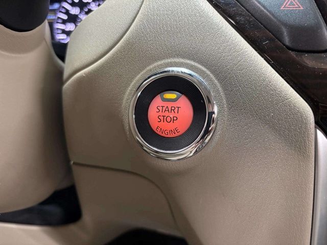 2013 Nissan Pathfinder 4WD 4dr Platinum - 22960692 - 39