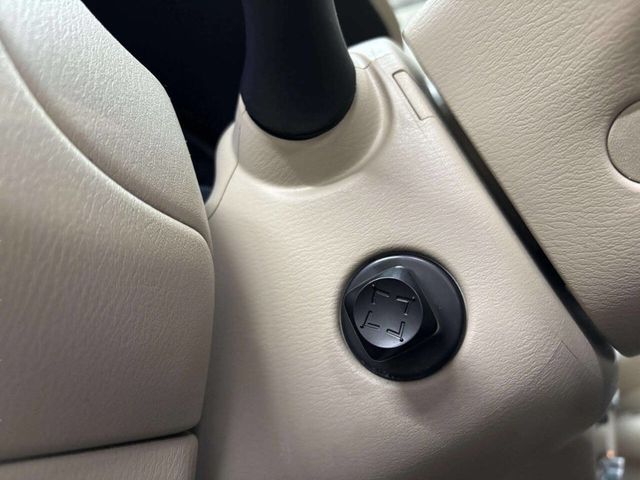 2013 Nissan Pathfinder 4WD 4dr Platinum - 22960692 - 50