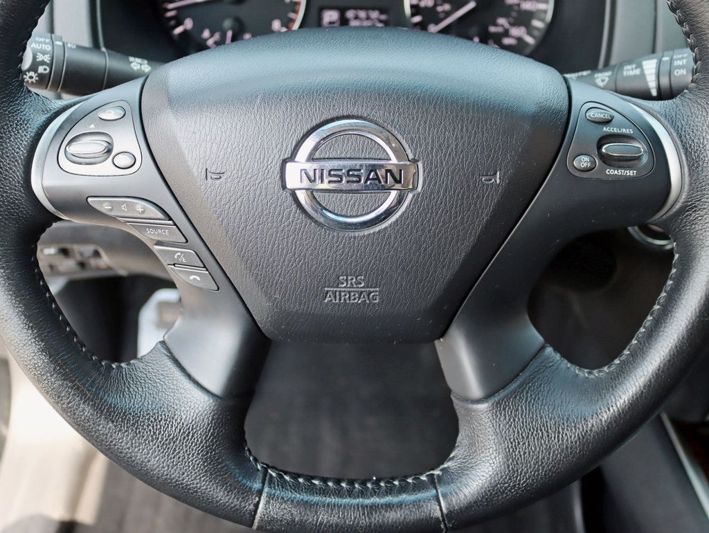2013 Nissan Pathfinder SL photo 13