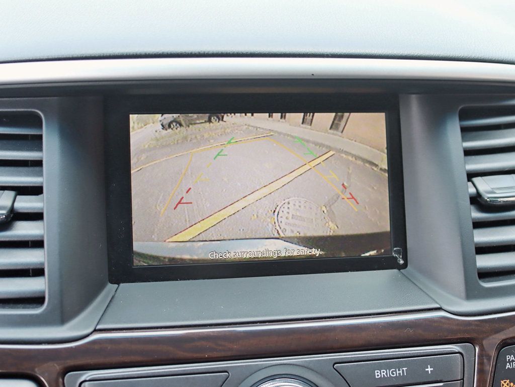 2013 Nissan Pathfinder SL photo 17